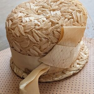 Elegant Cream Straw Hat with Ribbon